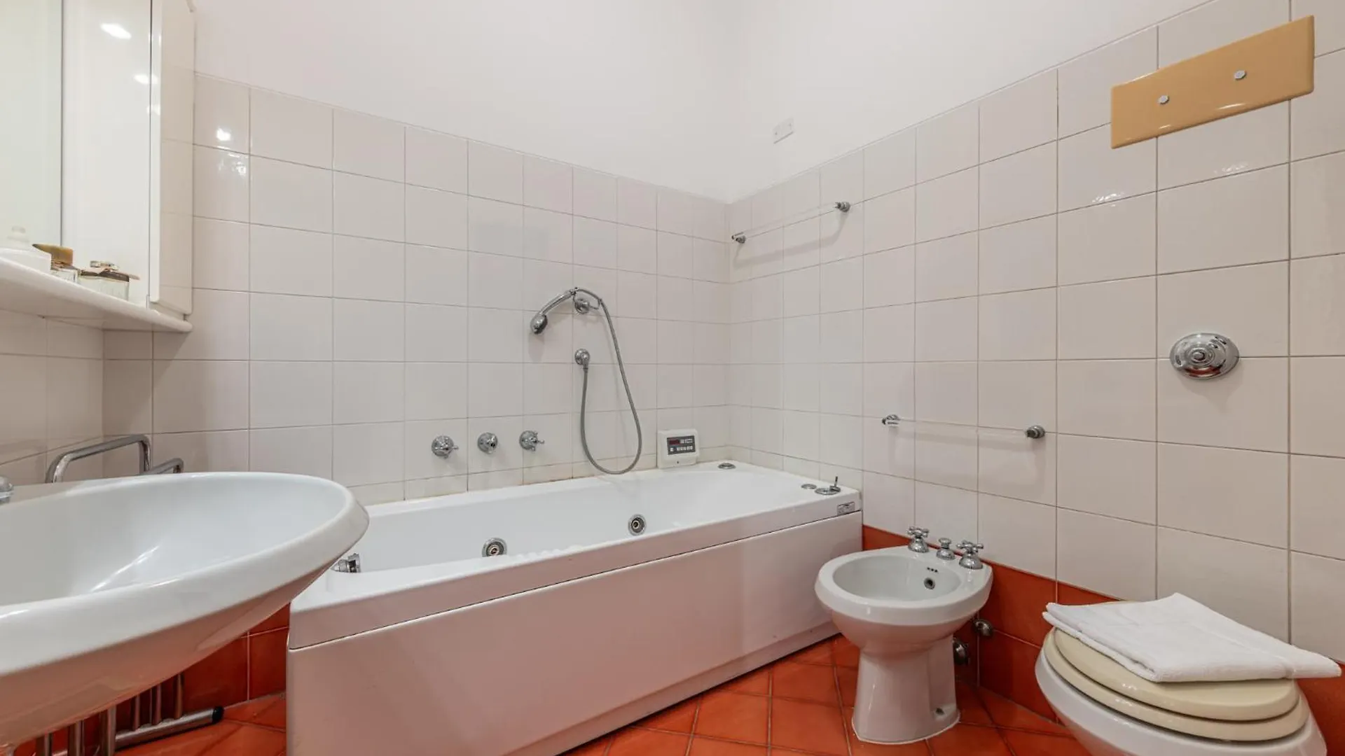 Santa Sofia - Mercalli Cozy Apartment Milano 0*,